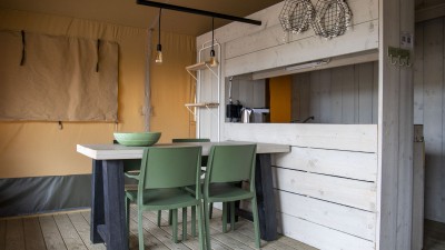 Zanzitent 4 personen Julianahoeve 3.jpg