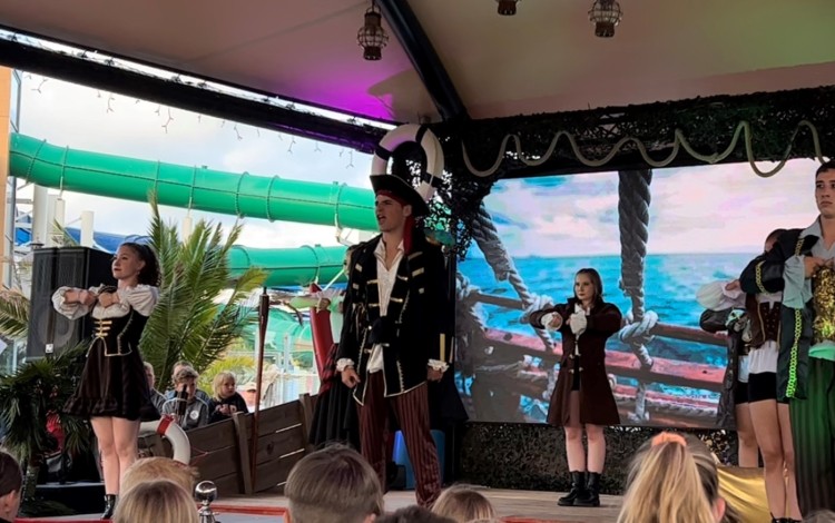 Treasure island premiere.jpg