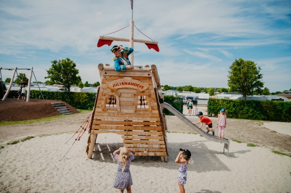 Spelen in schateiland - Julianahoeve