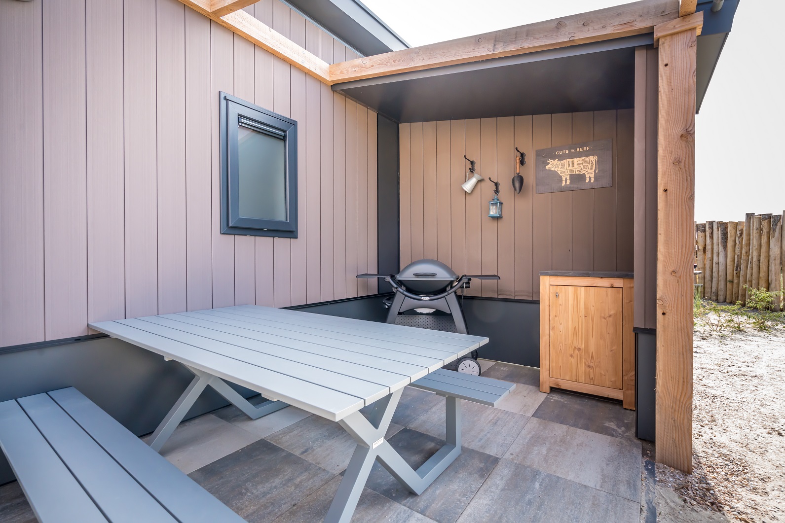 Zeehond terras bbq verkleind.jpg