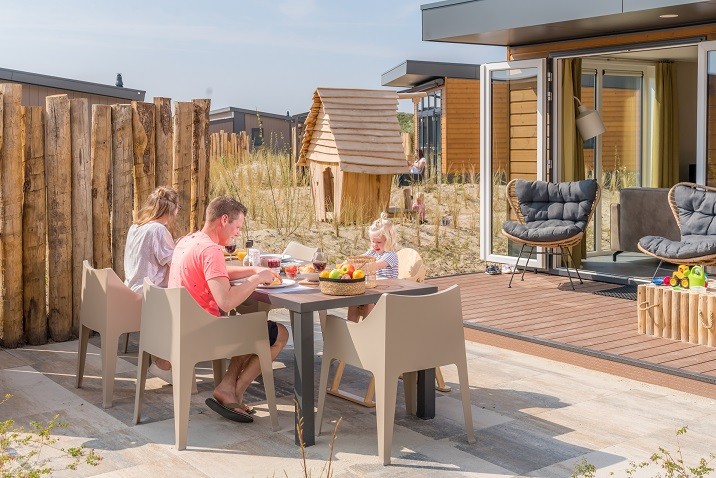 Zeepaard_chalet_terras_2_verkleind.jpg
