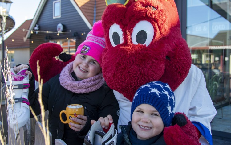 Ijsbaan Fenna - Luca - Juultje op Camping Julianahoeve 2021