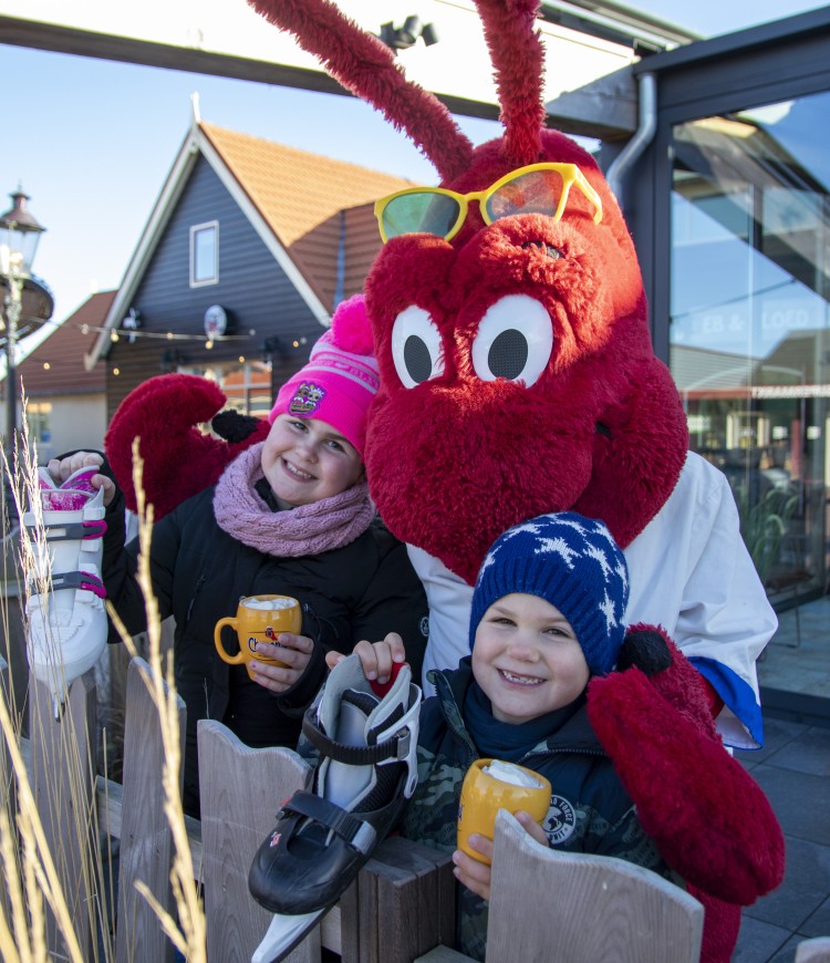 Ijsbaan Fenna - Luca - Juultje op Camping Julianahoeve 2021