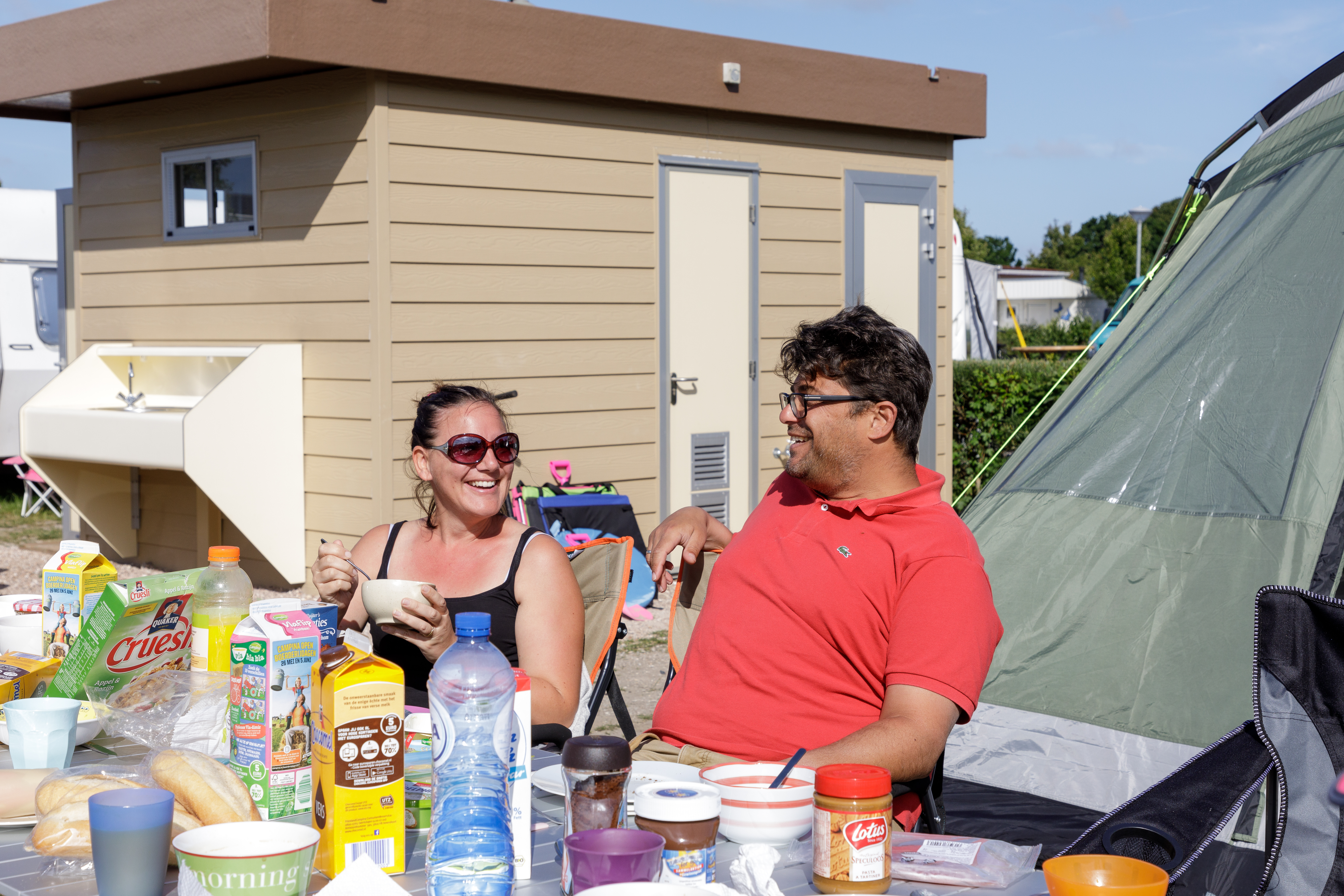 /l/de/library/download/urn:uuid:d57b49e7-feb6-4bfe-a7e0-88236be3de9f/kamperen+sanitair.jpg?