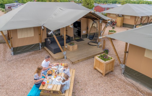 Zanzi tent 7p voorkant.jpg
