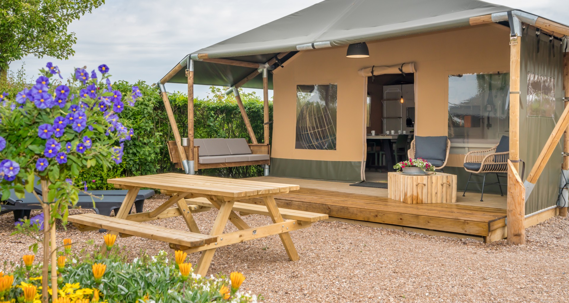 Zanzi tent 6p. terras (2).jpg