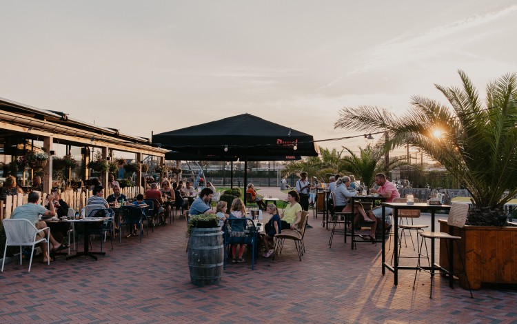 Eb & Vloed terras.jpg