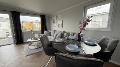 Park Merel 28 Foto eetkamer.JPG