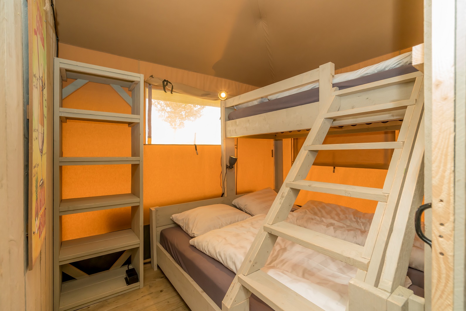 Zanzi_tent_7p_slaapkamer_verkleind.jpg