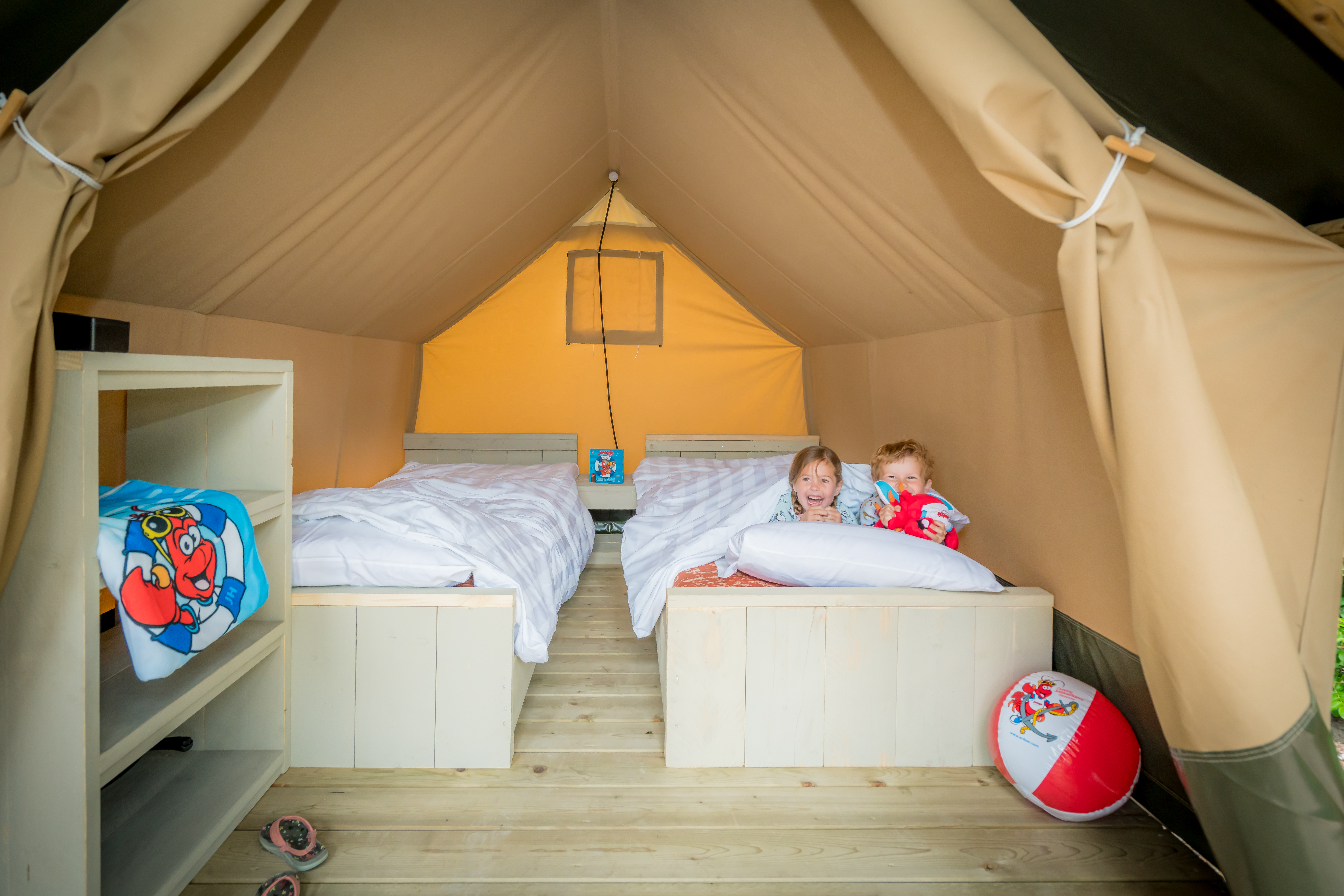 /l/fr/library/download/urn:uuid:eaa00afe-a2e4-4296-94f9-61aca1aaf5df/zanzi+tent+2p.+%285%29.jpg?