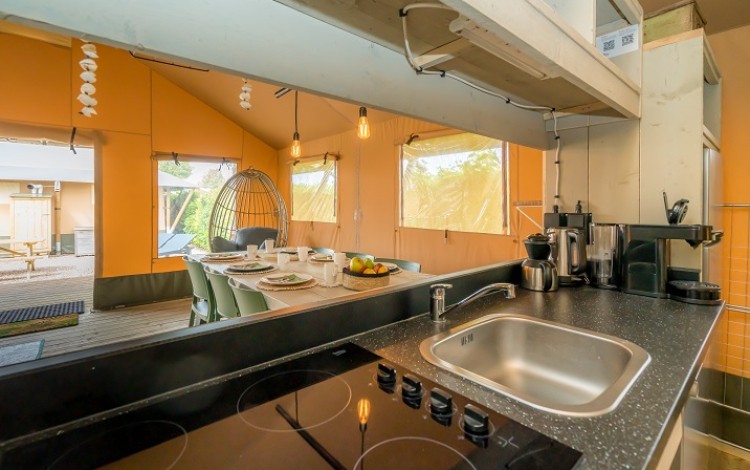 Zanzi_tent_6p._keuken_4_verkleind.jpg