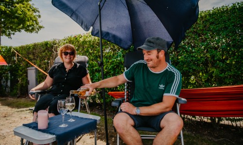 Stelletje op comfortplaats Reiger Julianahoeve 2022.jpg