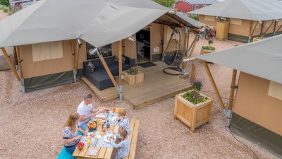 Zanzi tent 7p voorkant.jpg