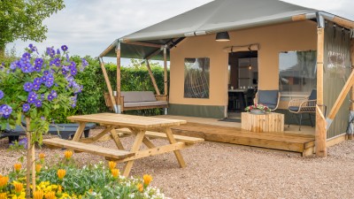 Zanzi tent 6p. terras (2).jpg