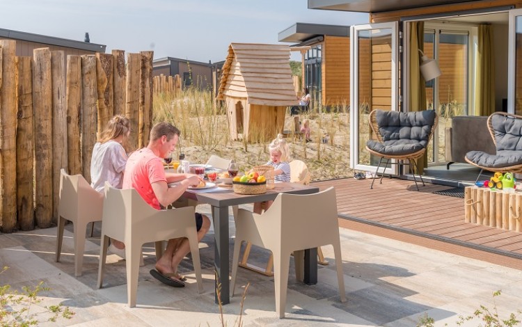 Zeepaard_chalet_terras_2_verkleind.jpg