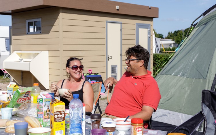 kamperen prive sanitair.jpg