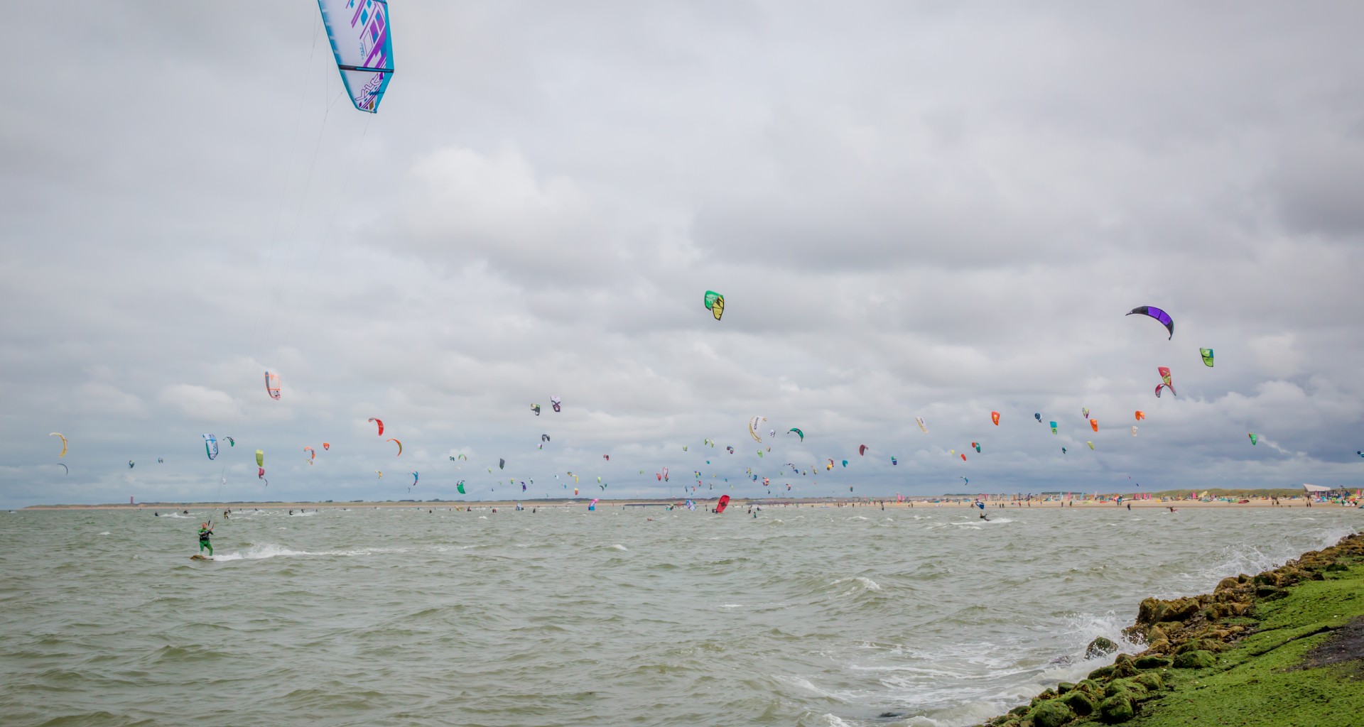 Brouwersdam surfen.jpg